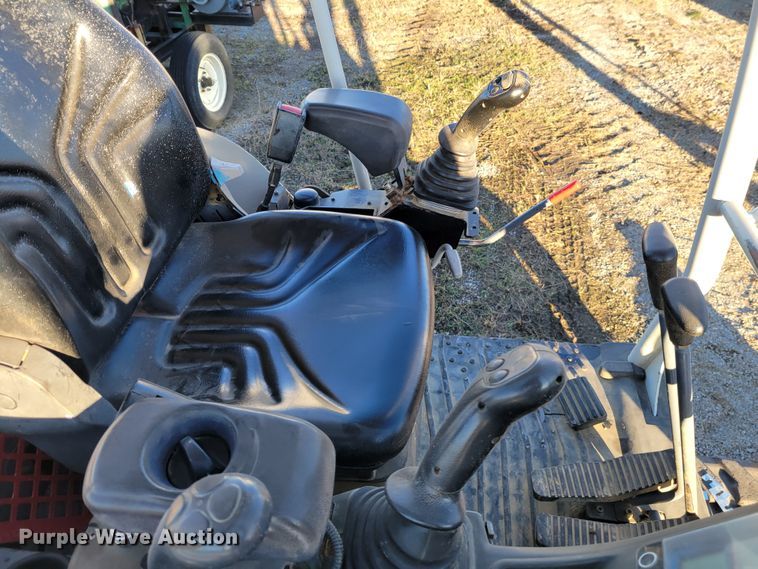 image for item DI1184 2018 Takeuchi TB240  mini excavator