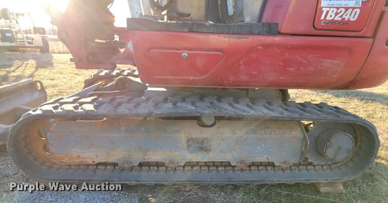 image for item DI1184 2018 Takeuchi TB240  mini excavator