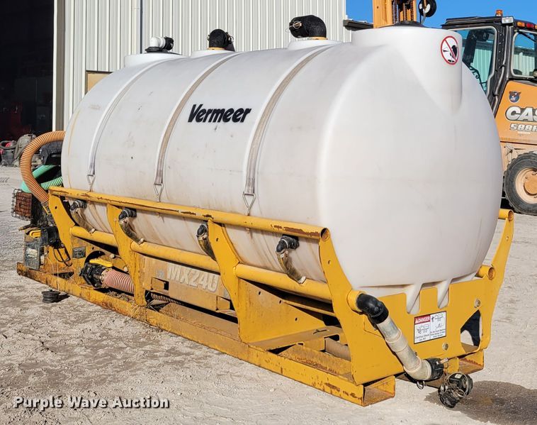 image for item DI1186 2015 Vermeer MX240 fluid mixer