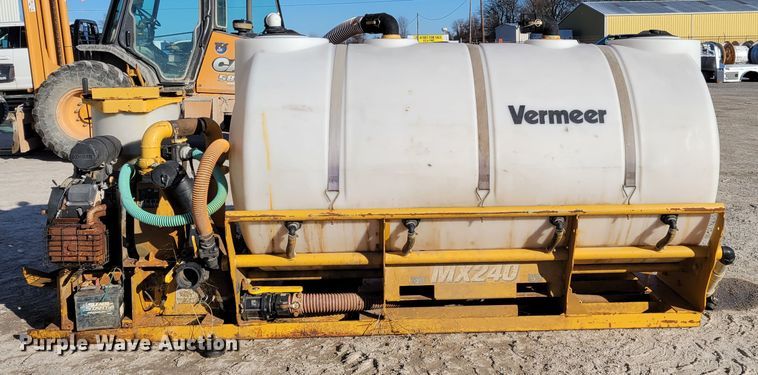 image for item DI1186 2015 Vermeer MX240 fluid mixer