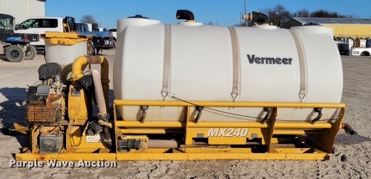 image for item DI1187 2015 Vermeer MX240 fluid mixer