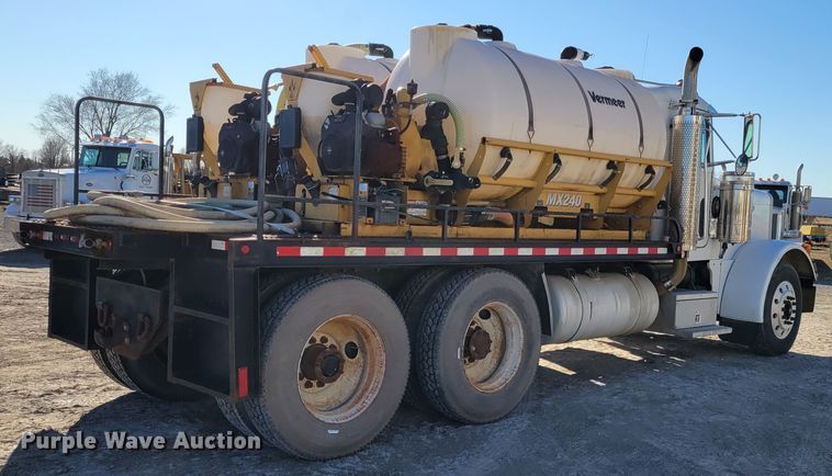 image for item DI1189 1997 Peterbilt 379  flatbed truck with fluid mixers