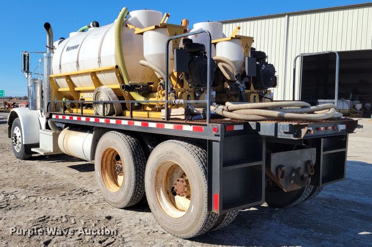 image for item DI1189 1997 Peterbilt 379  flatbed truck with fluid mixers
