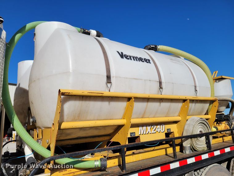 image for item DI1189 1997 Peterbilt 379  flatbed truck with fluid mixers