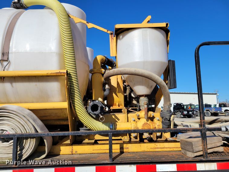 image for item DI1189 1997 Peterbilt 379  flatbed truck with fluid mixers