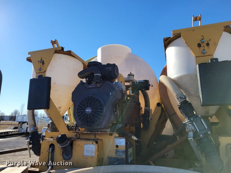 image for item DI1189 1997 Peterbilt 379  flatbed truck with fluid mixers