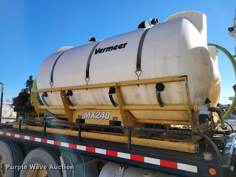 image for item DI1189 1997 Peterbilt 379  flatbed truck with fluid mixers