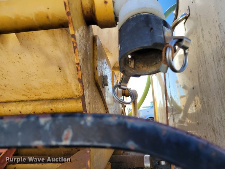 image for item DI1189 1997 Peterbilt 379  flatbed truck with fluid mixers