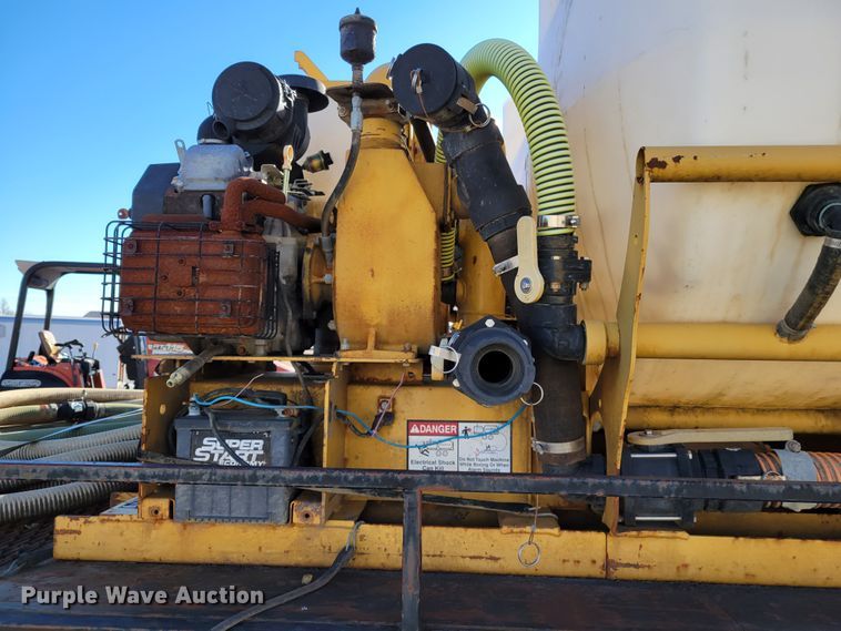 image for item DI1189 1997 Peterbilt 379  flatbed truck with fluid mixers