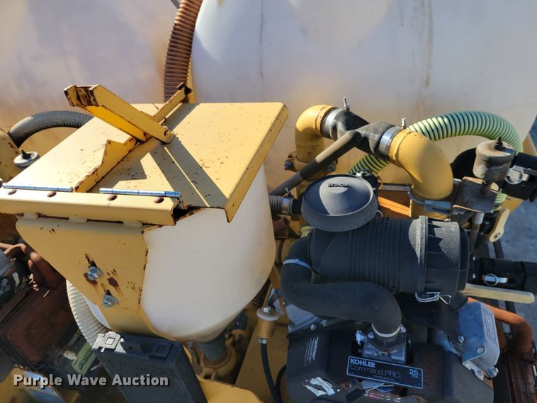 image for item DI1189 1997 Peterbilt 379  flatbed truck with fluid mixers