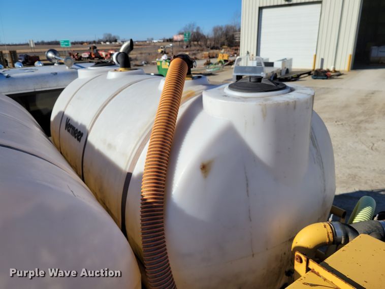 image for item DI1189 1997 Peterbilt 379  flatbed truck with fluid mixers