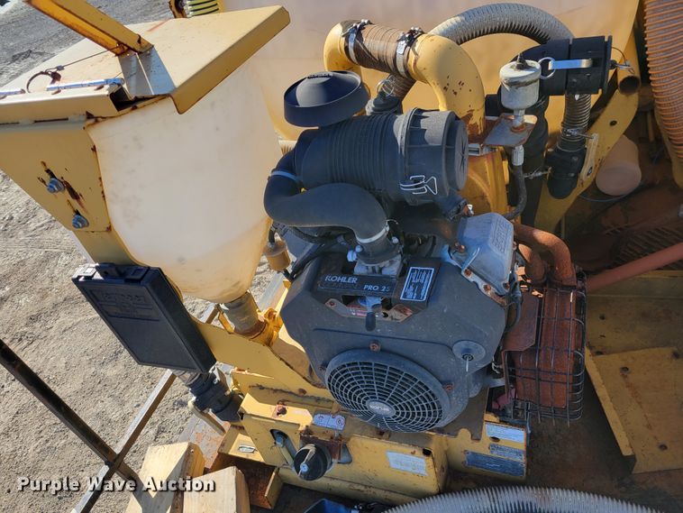 image for item DI1189 1997 Peterbilt 379  flatbed truck with fluid mixers