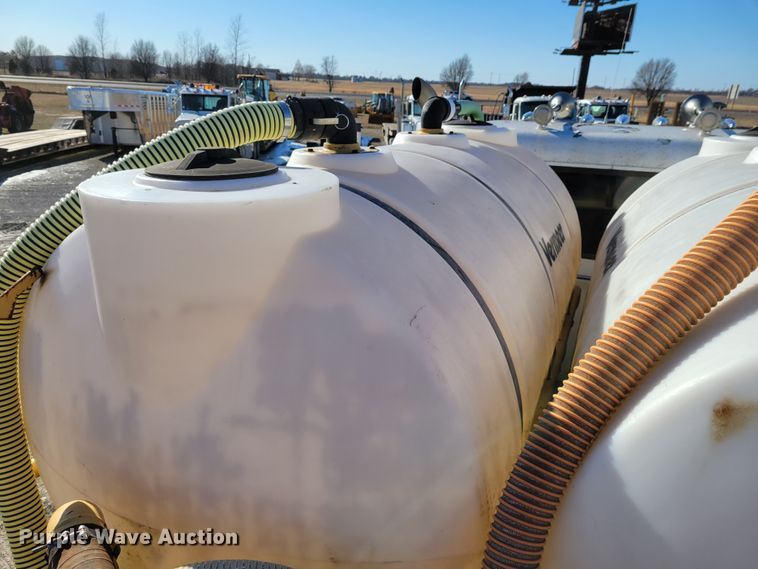 image for item DI1189 1997 Peterbilt 379  flatbed truck with fluid mixers