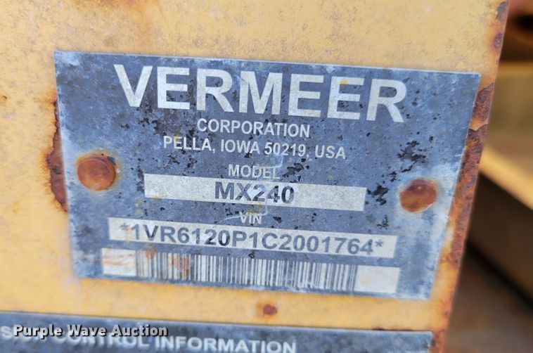 image for item DI1189 1997 Peterbilt 379  flatbed truck with fluid mixers