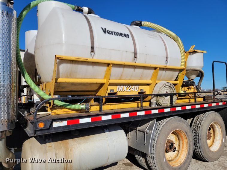 image for item DI1189 1997 Peterbilt 379  flatbed truck with fluid mixers