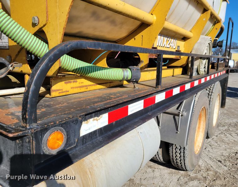 image for item DI1189 1997 Peterbilt 379  flatbed truck with fluid mixers