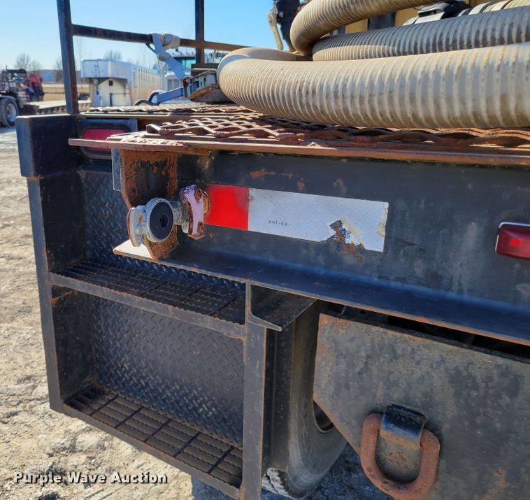 image for item DI1189 1997 Peterbilt 379  flatbed truck with fluid mixers