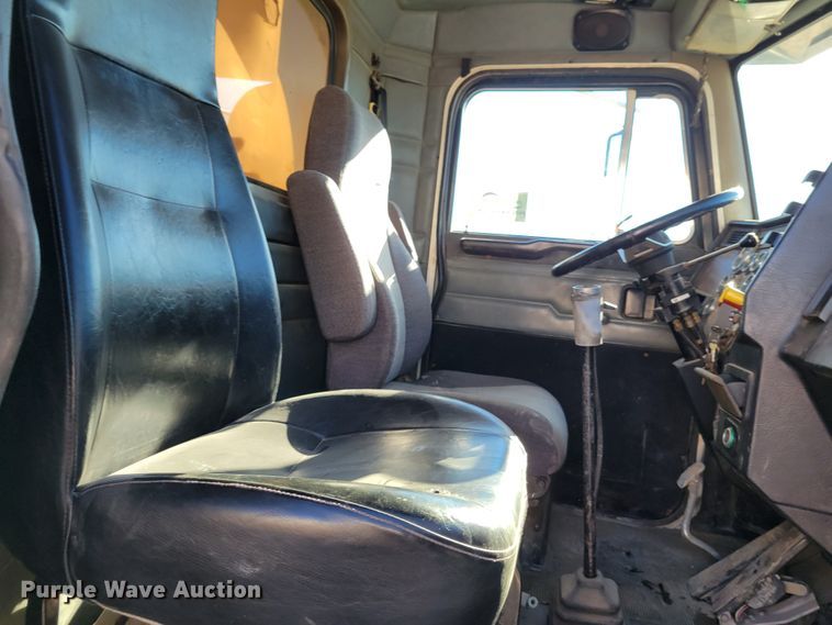 image for item DI1189 1997 Peterbilt 379  flatbed truck with fluid mixers