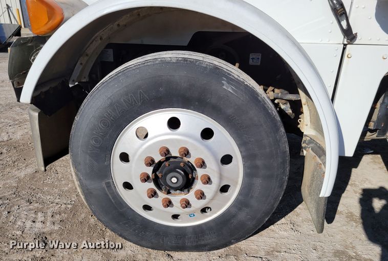 image for item DI1189 1997 Peterbilt 379  flatbed truck with fluid mixers