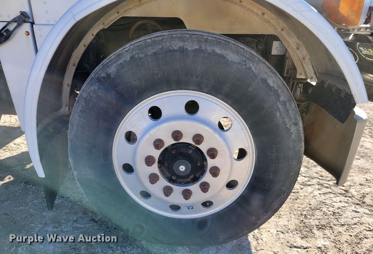 image for item DI1189 1997 Peterbilt 379  flatbed truck with fluid mixers