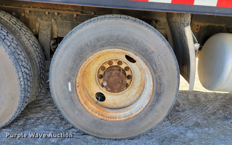 image for item DI1189 1997 Peterbilt 379  flatbed truck with fluid mixers