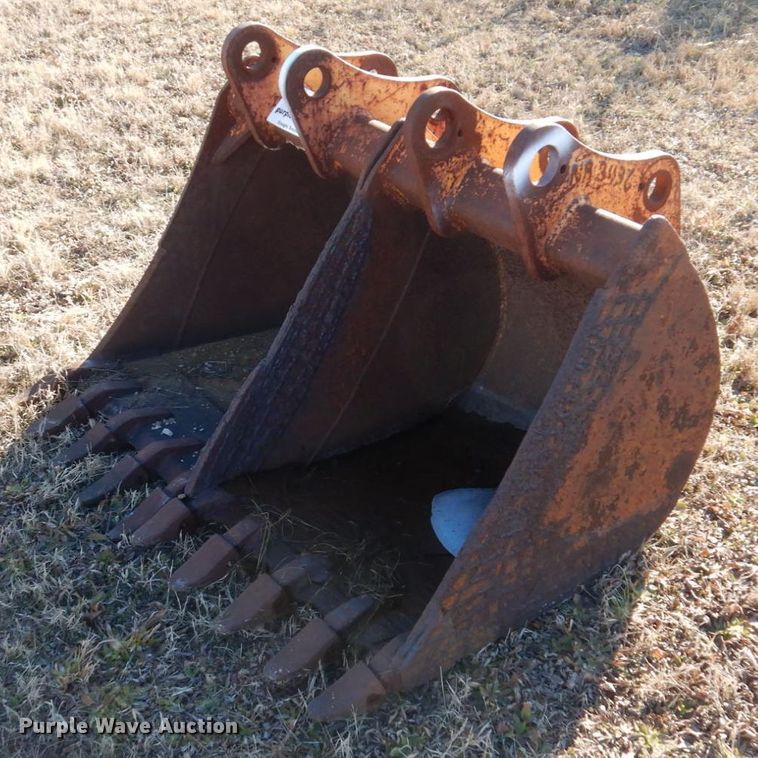 image for item DI1190 (2) CP backhoe buckets