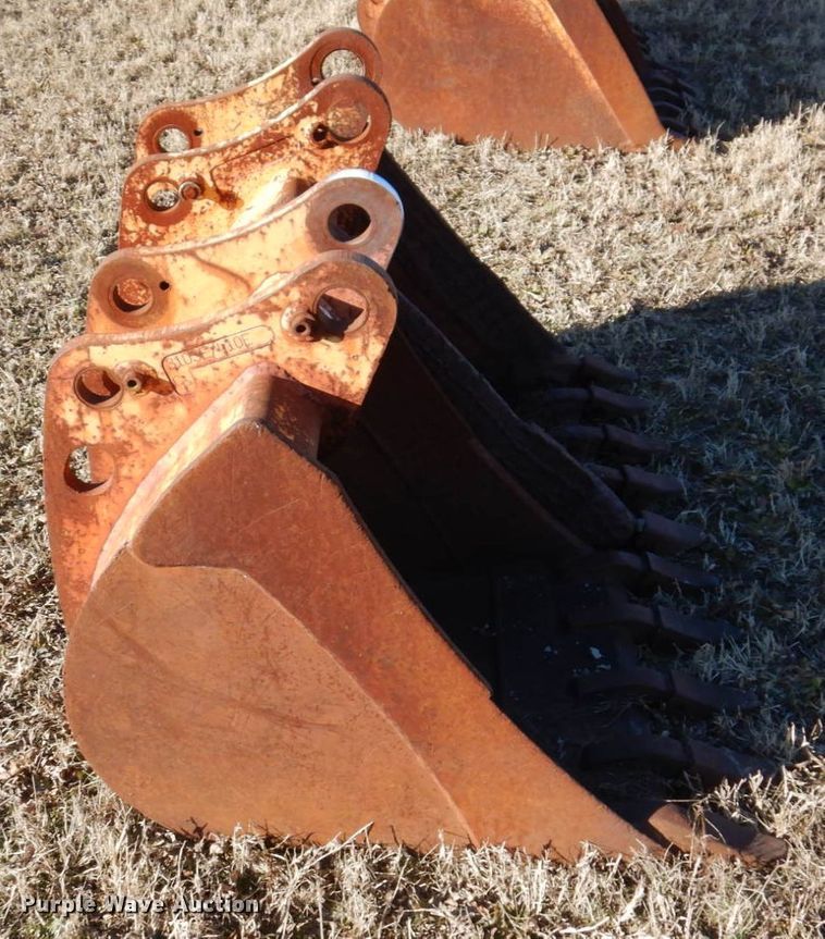 image for item DI1190 (2) CP backhoe buckets