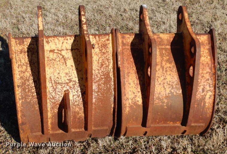 image for item DI1190 (2) CP backhoe buckets