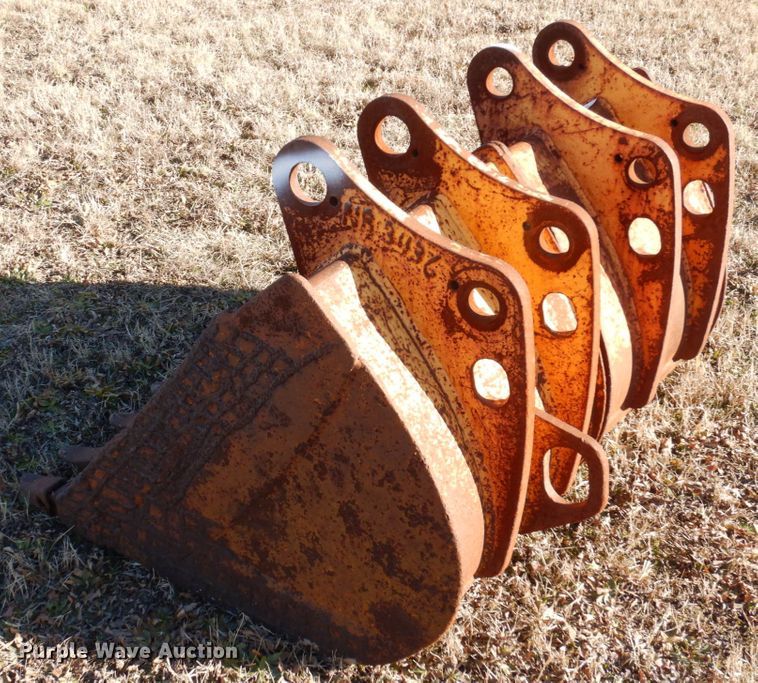 image for item DI1190 (2) CP backhoe buckets