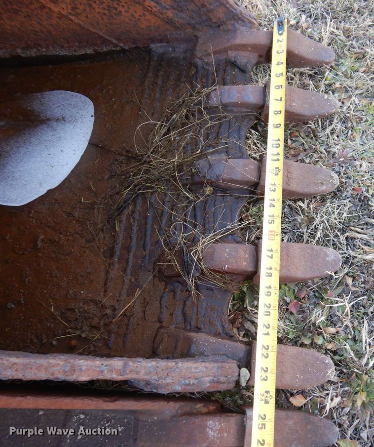 image for item DI1190 (2) CP backhoe buckets