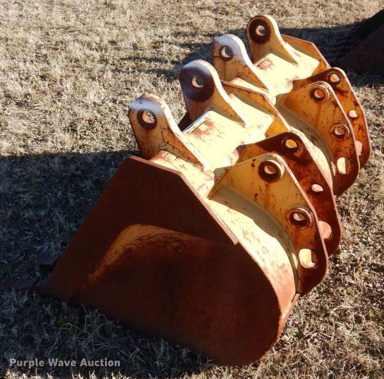 image for item DI1191 (2) 24" W backhoe buckets