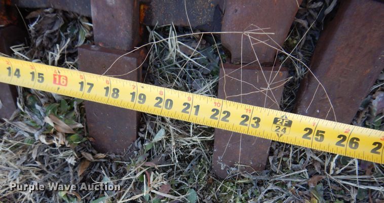 image for item DI1191 (2) 24" W backhoe buckets