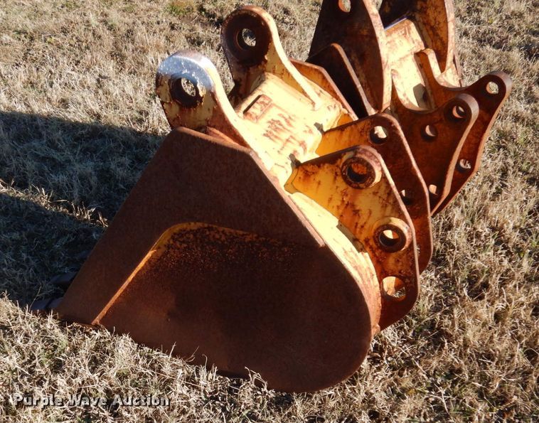 image for item DI1192 (2) backhoe buckets