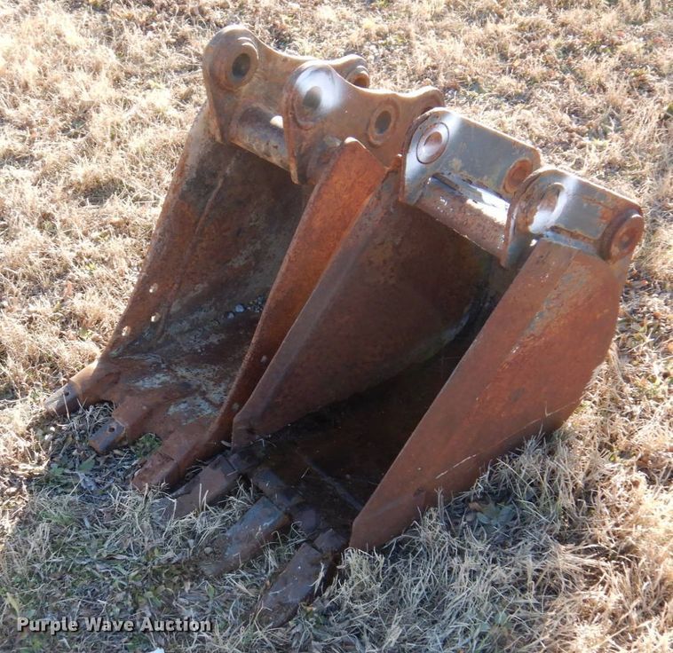 image for item DI1193 (2) CP excavator buckets