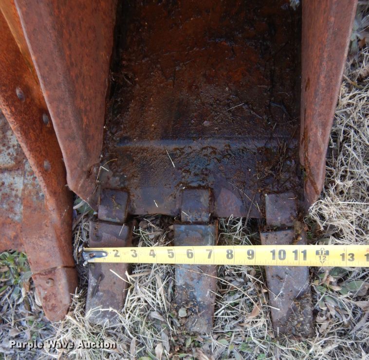 image for item DI1193 (2) CP excavator buckets