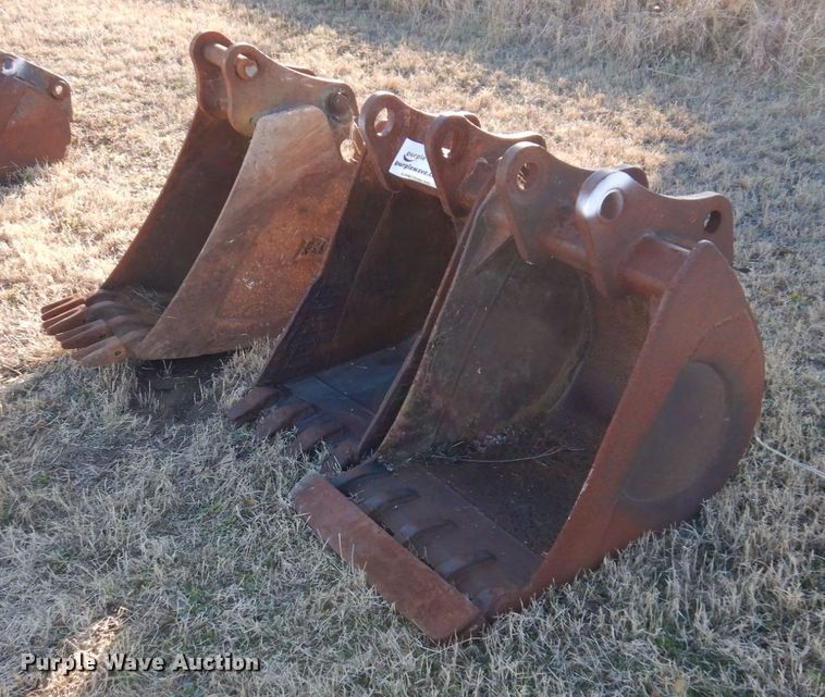 image for item DI1194 (3) backhoe buckets