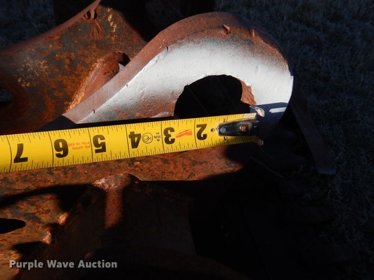 image for item DI1194 (3) backhoe buckets