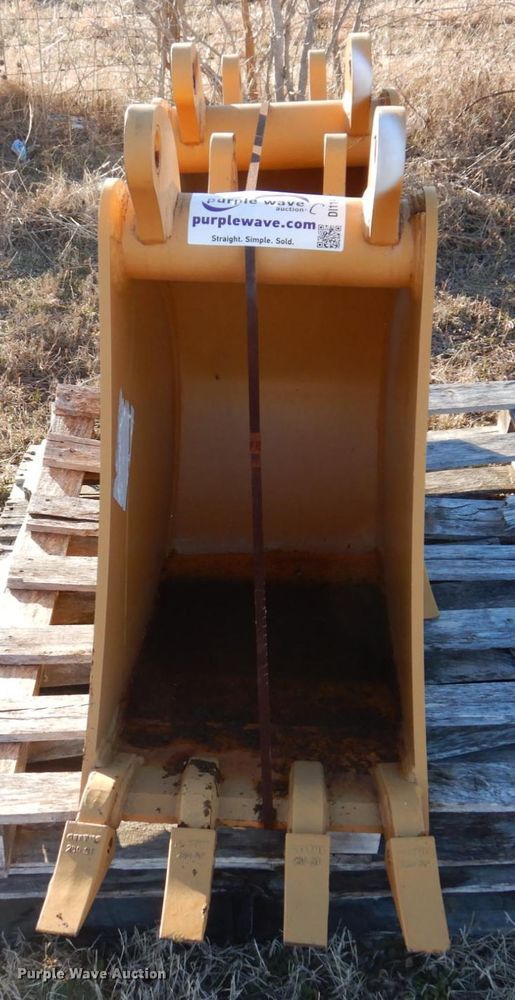 image for item DI1198 (2) Tag backhoe buckets