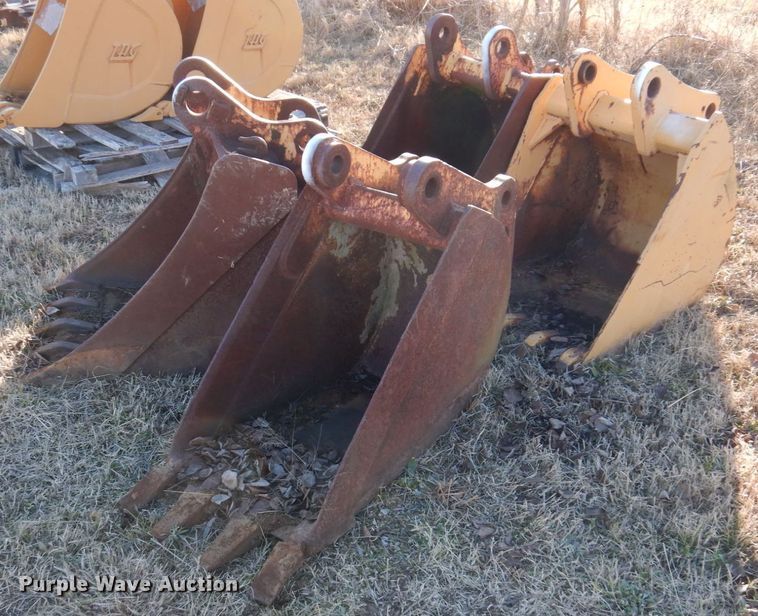 image for item DI1199 (4) backhoe buckets