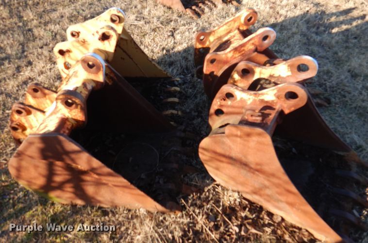 image for item DI1199 (4) backhoe buckets
