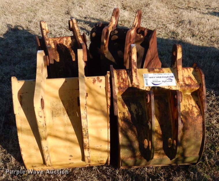 image for item DI1199 (4) backhoe buckets