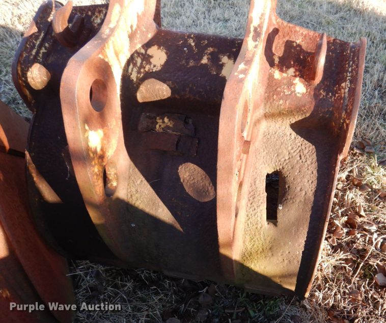 image for item DI1199 (4) backhoe buckets