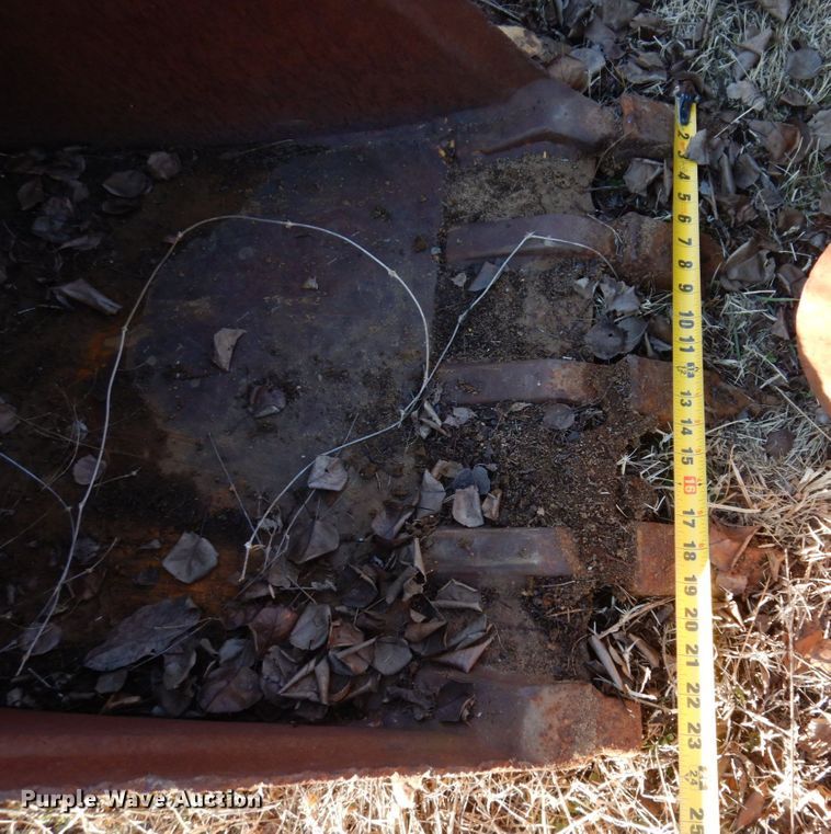 image for item DI1199 (4) backhoe buckets