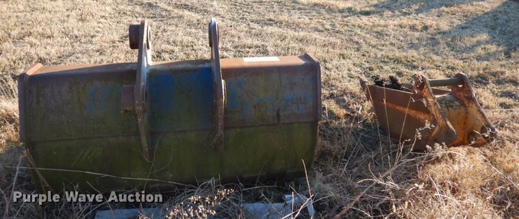 image for item DI1201 (2) excavator buckets