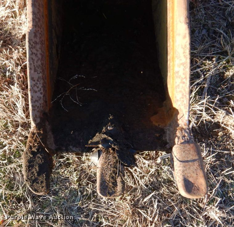 image for item DI1201 (2) excavator buckets