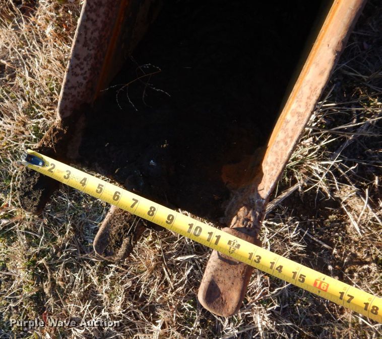 image for item DI1201 (2) excavator buckets