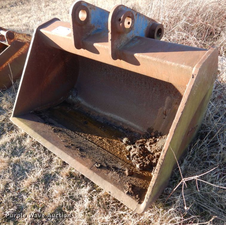 image for item DI1201 (2) excavator buckets