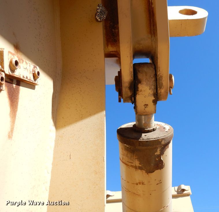 image for item DI8691 2001 Tesmec TRS 1100  rock saw