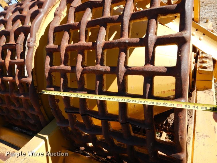 image for item DI8692 Hyster D-63  mesh roller