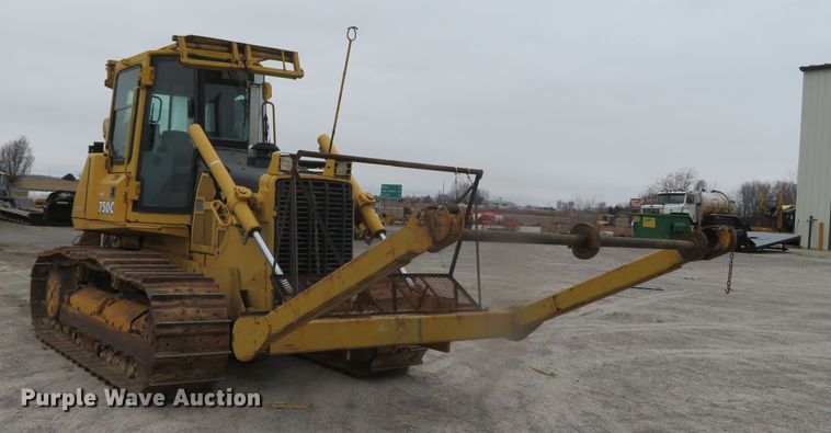 image for item DN7899 2002 John Deere 750C Series II LGP  cable plow